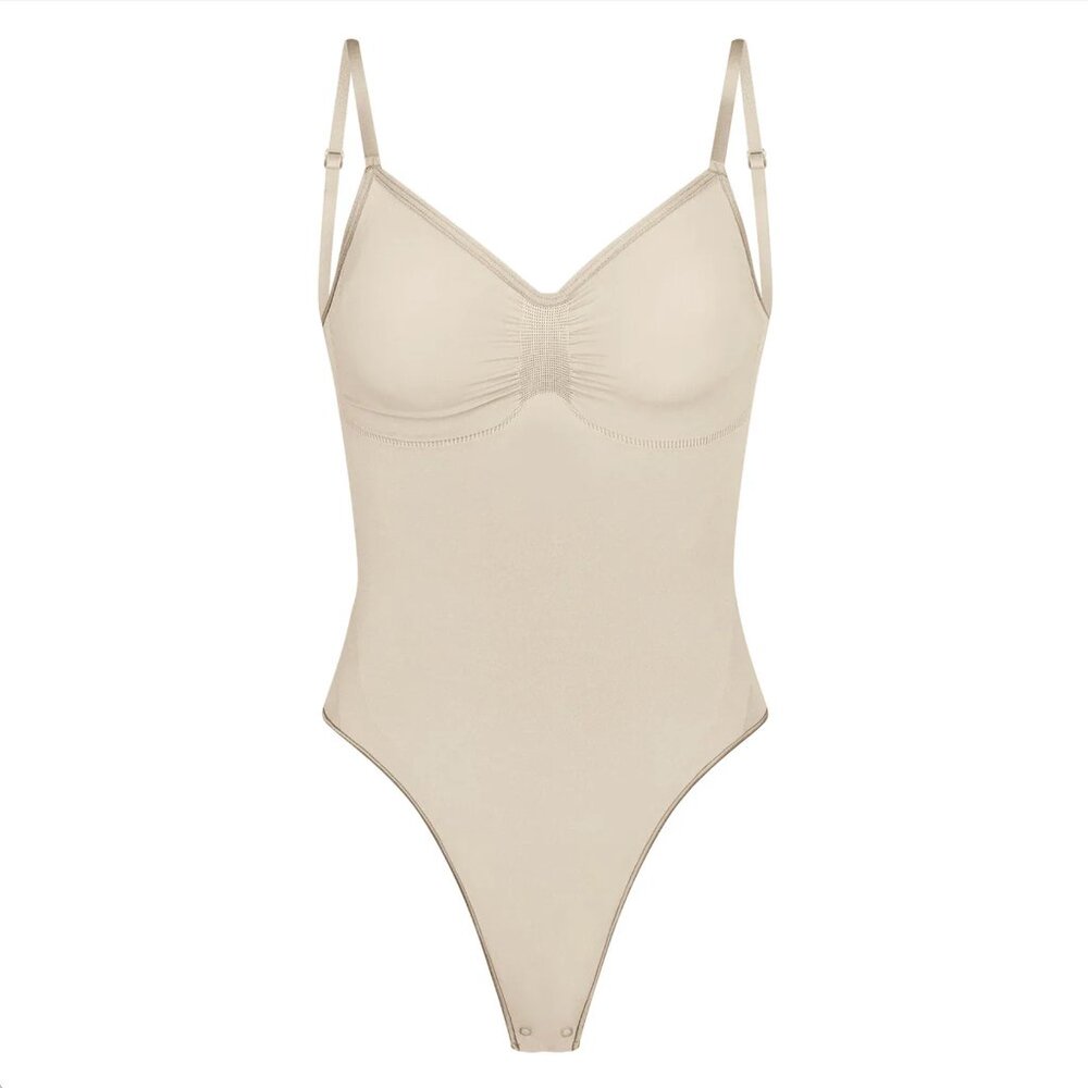 SKIMS Seamless Sculpt Low Back Thong Bodysuit